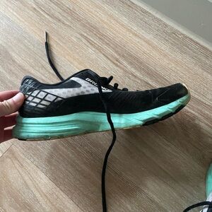 Brooks launch 3 size 7.5
